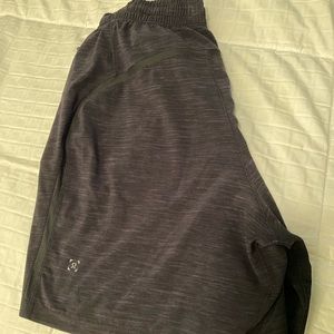 Mens Lululemon black shorts 7’ inseam